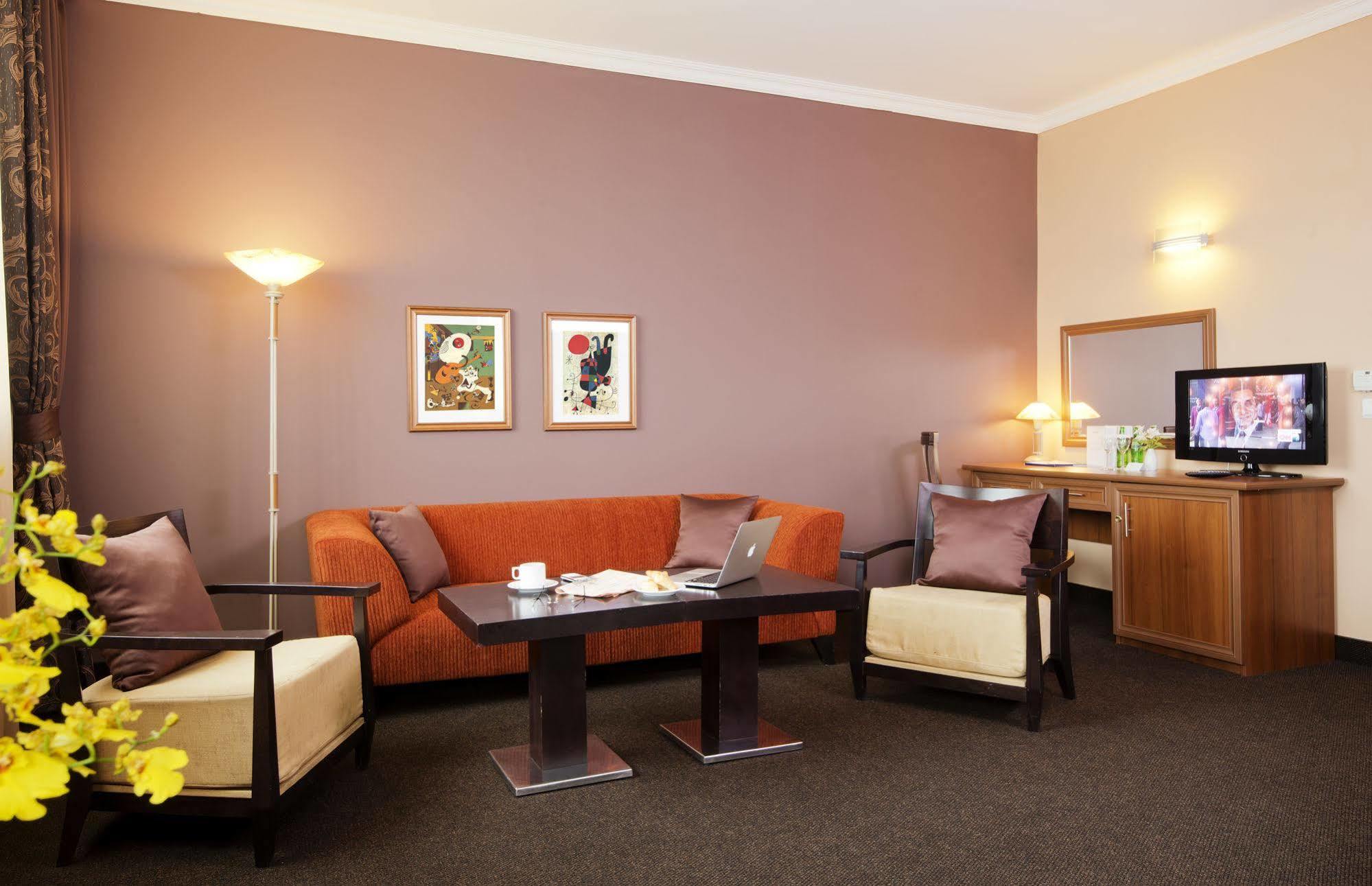 Hotel Expo 4*