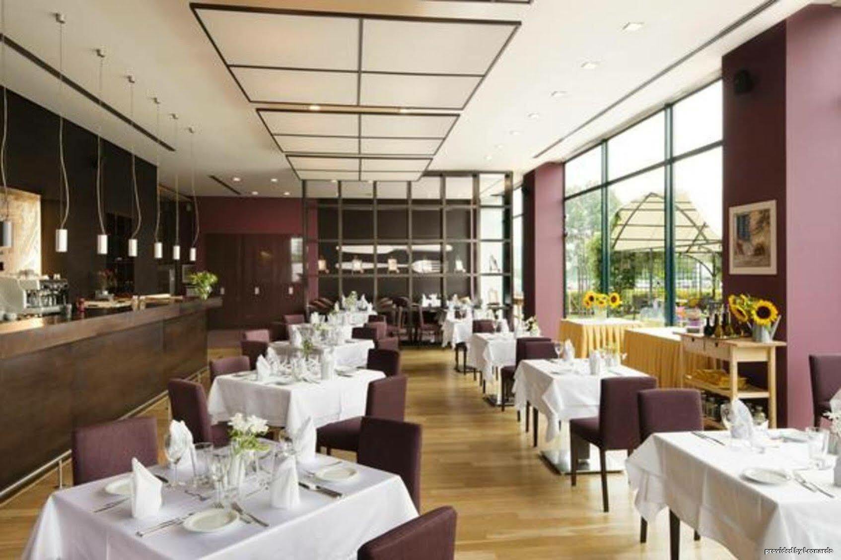 Expo Hotel